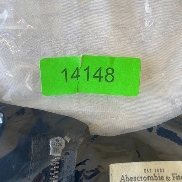 Abercrombie &‎ Fitch Women's Black Long Sleeve V-neck Romper Dress Size 6 - Picture 15 of 15